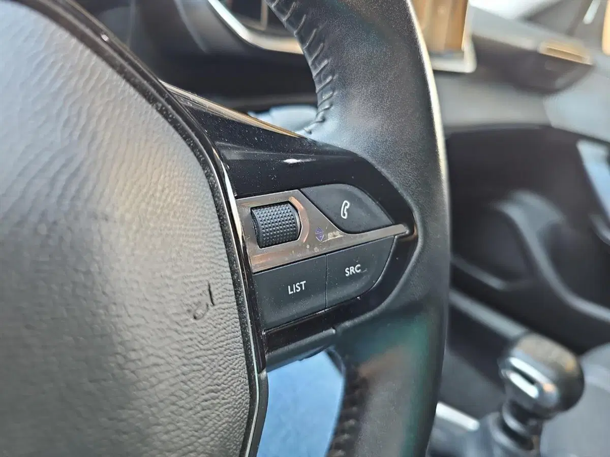 Peugeot 2008 usata a Lecco (16)