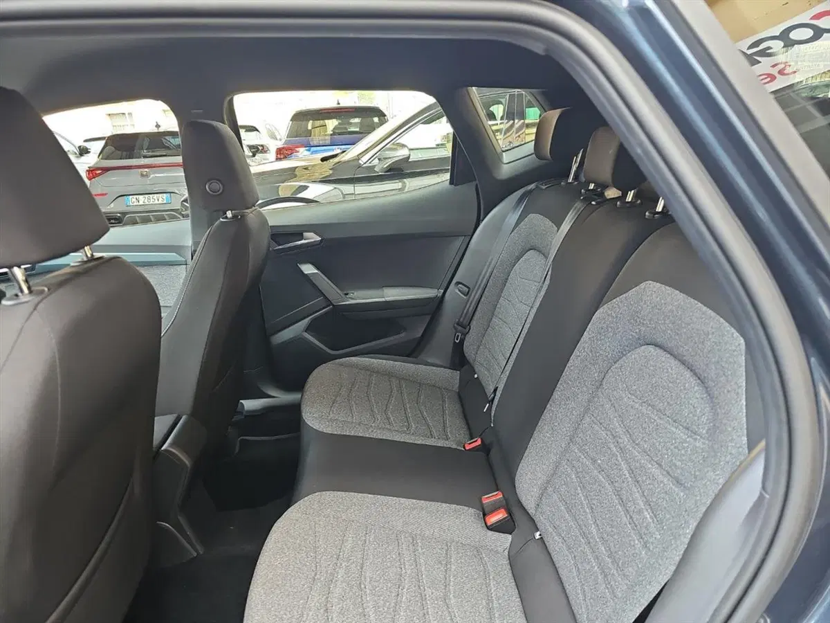 SEAT Arona usata a Lecco (12)
