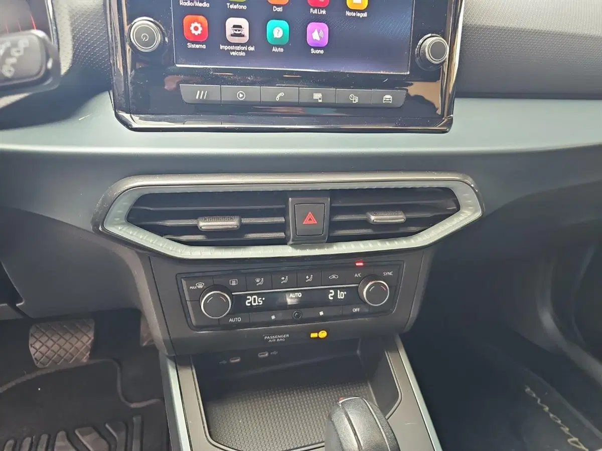 SEAT Arona usata a Lecco (13)