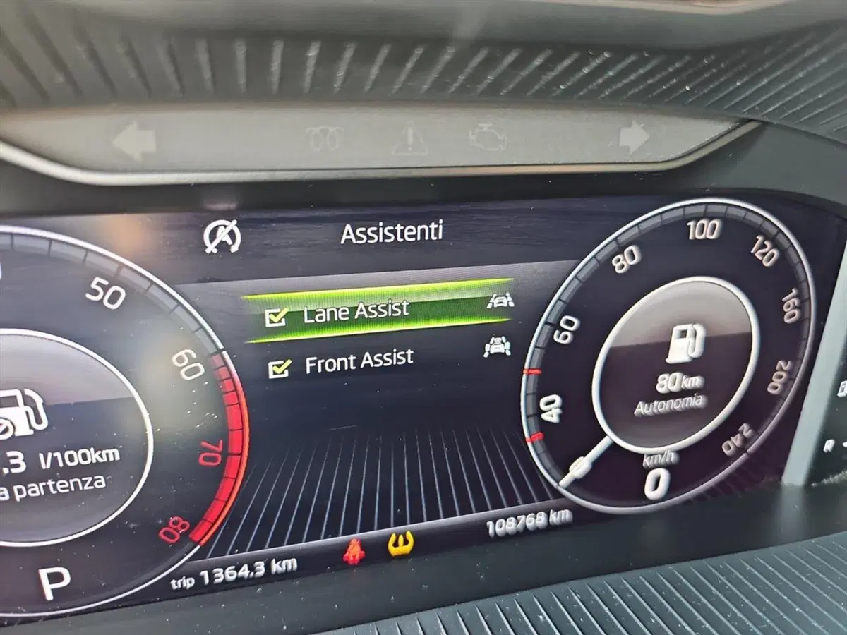 Skoda Kamiq usata a Lecco (14)