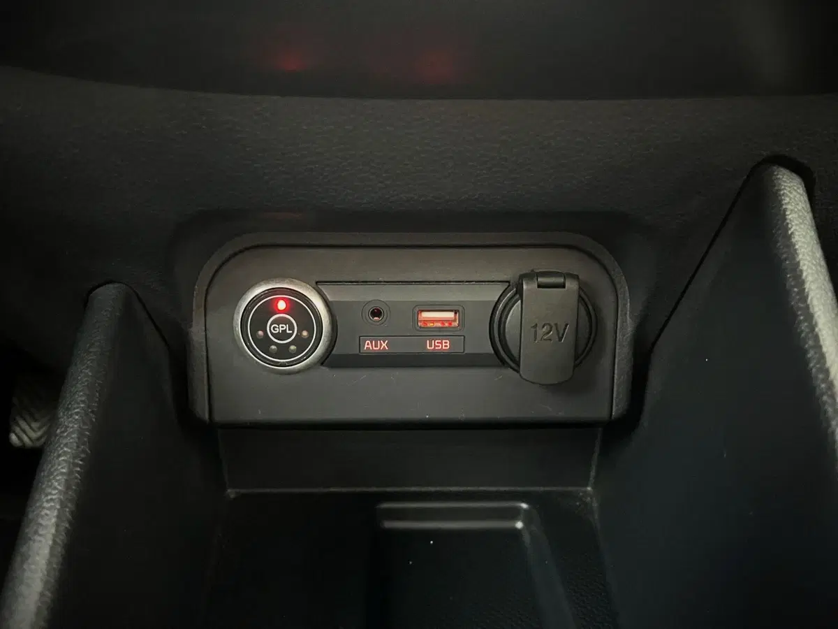 Kia Rio usata a Ferrara (15)