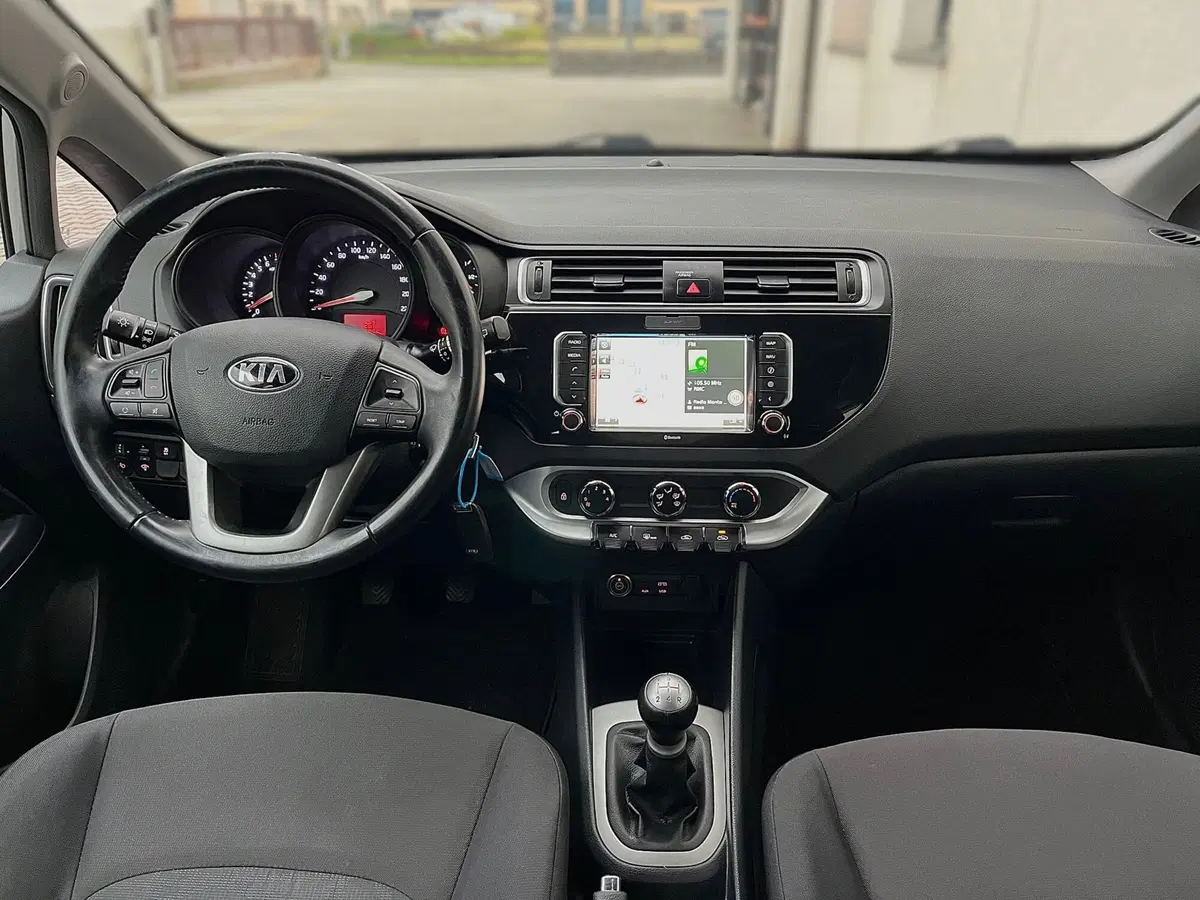 Kia Rio usata a Ferrara (9)