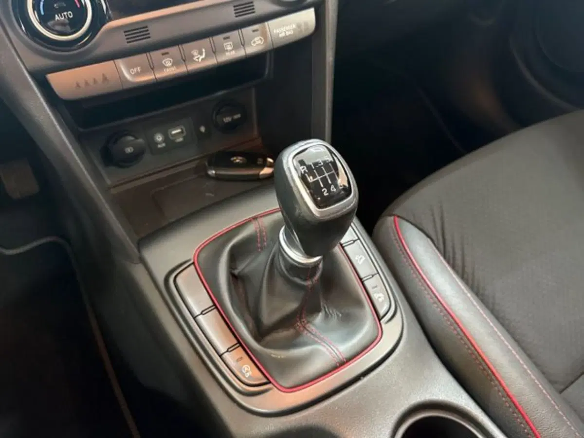 Hyundai Kona usata a Catania (8)