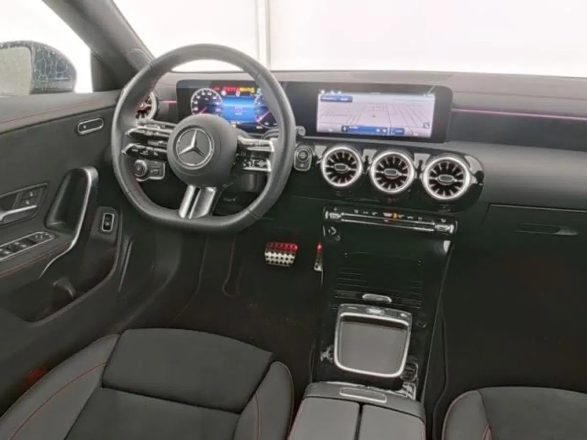 Mercedes-Benz CLA Shooting Brake usata a Milano (6)