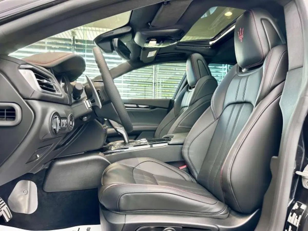 Maserati Ghibli usata a Torino (12)