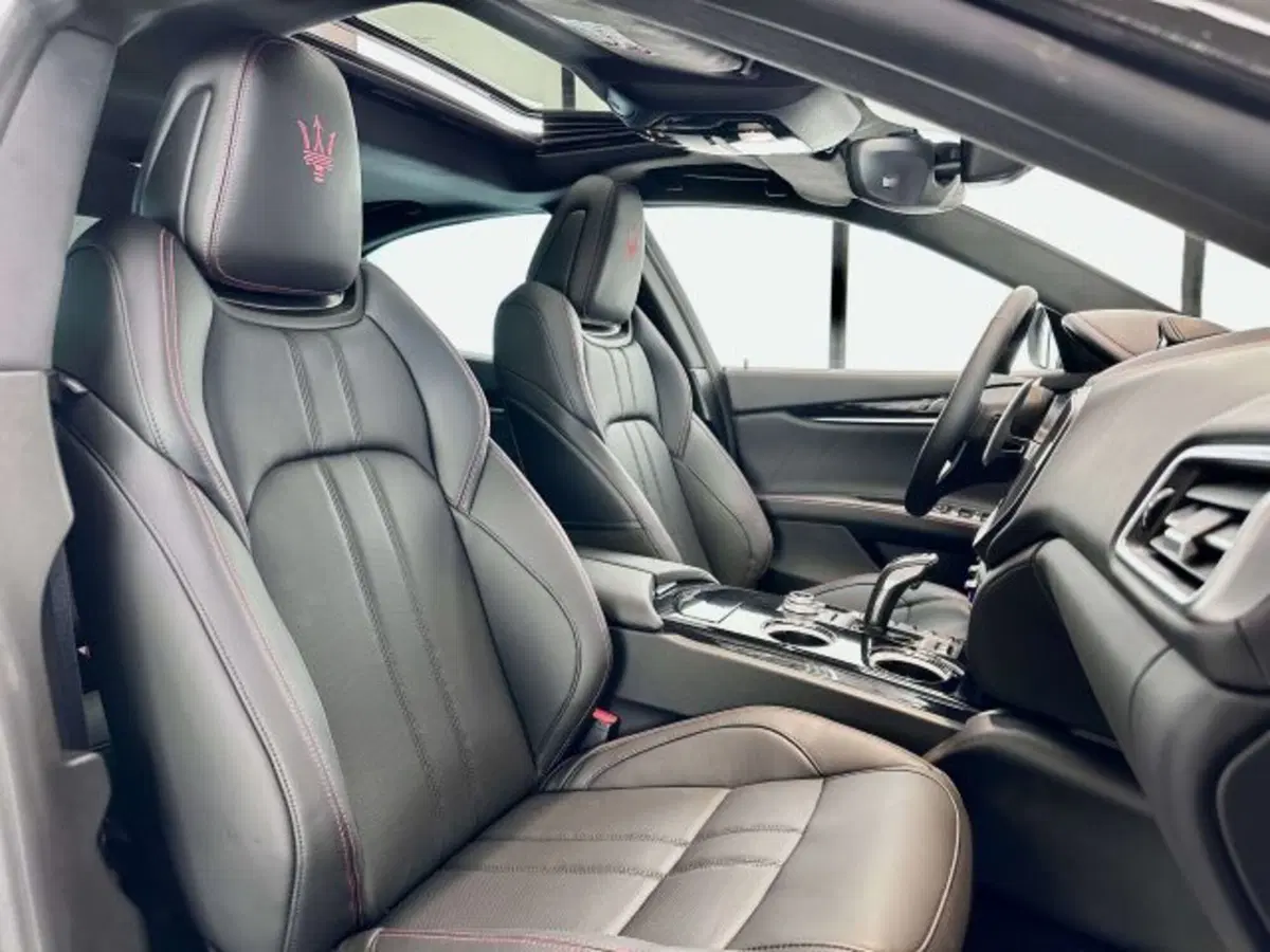 Maserati Ghibli usata a Torino (13)