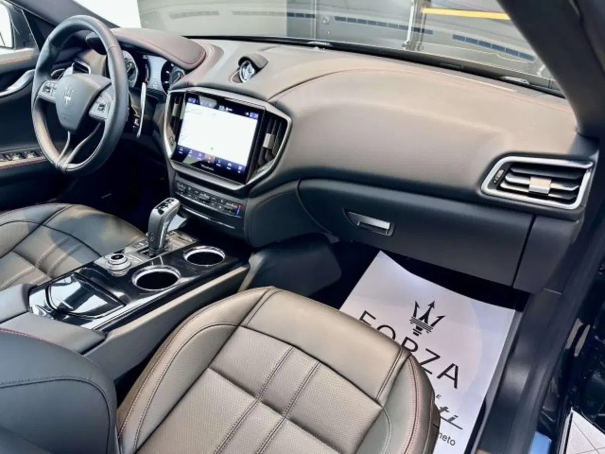 Maserati Ghibli usata a Torino (14)