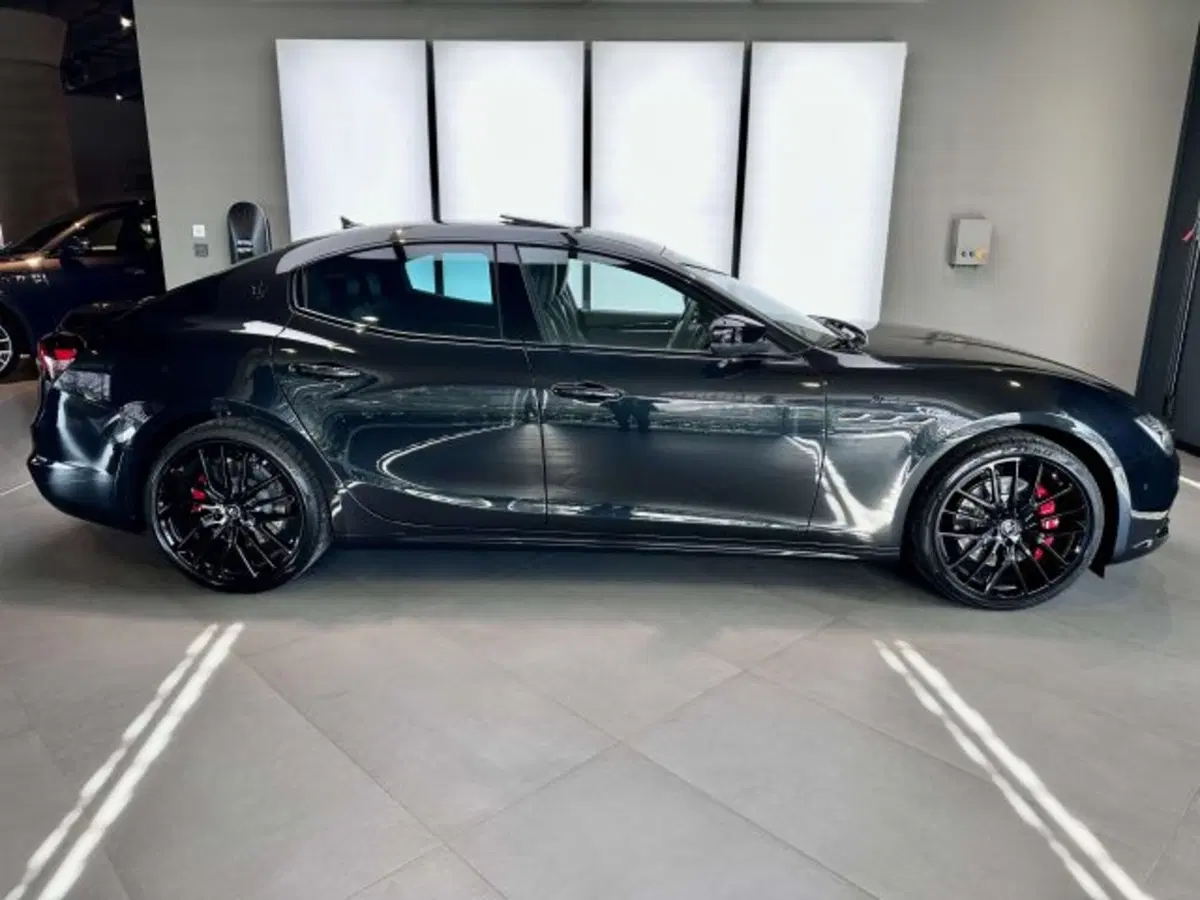 Maserati Ghibli usata a Torino (5)