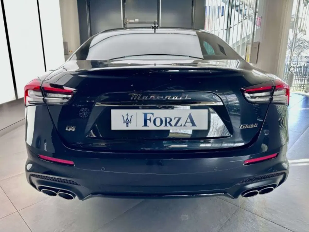Maserati Ghibli usata a Torino (7)