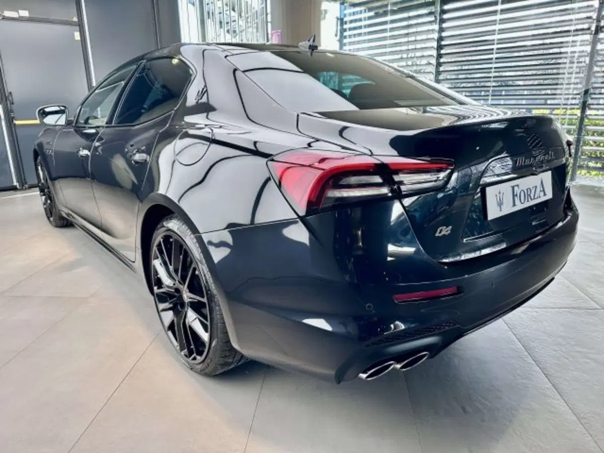 Maserati Ghibli usata a Torino (8)