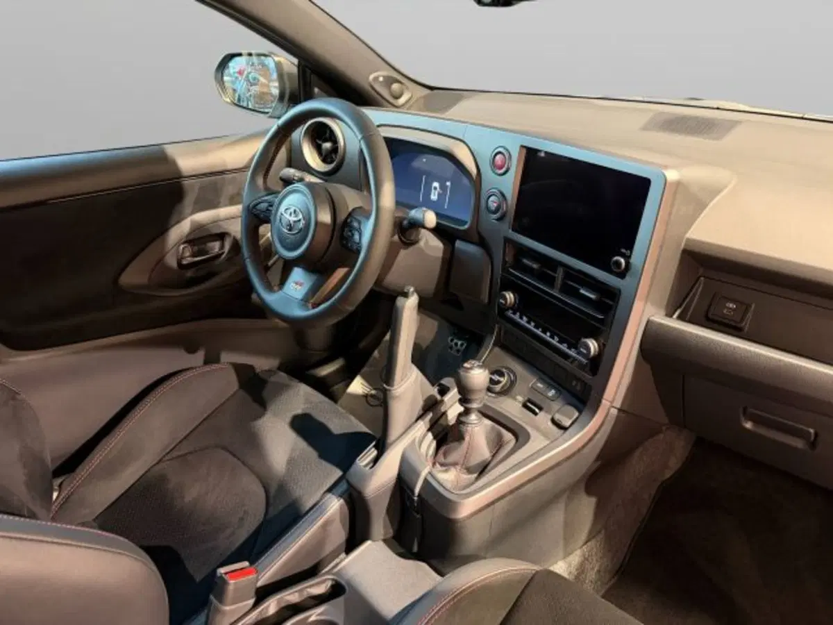 Toyota GR Yaris nuova a Teramo (17)