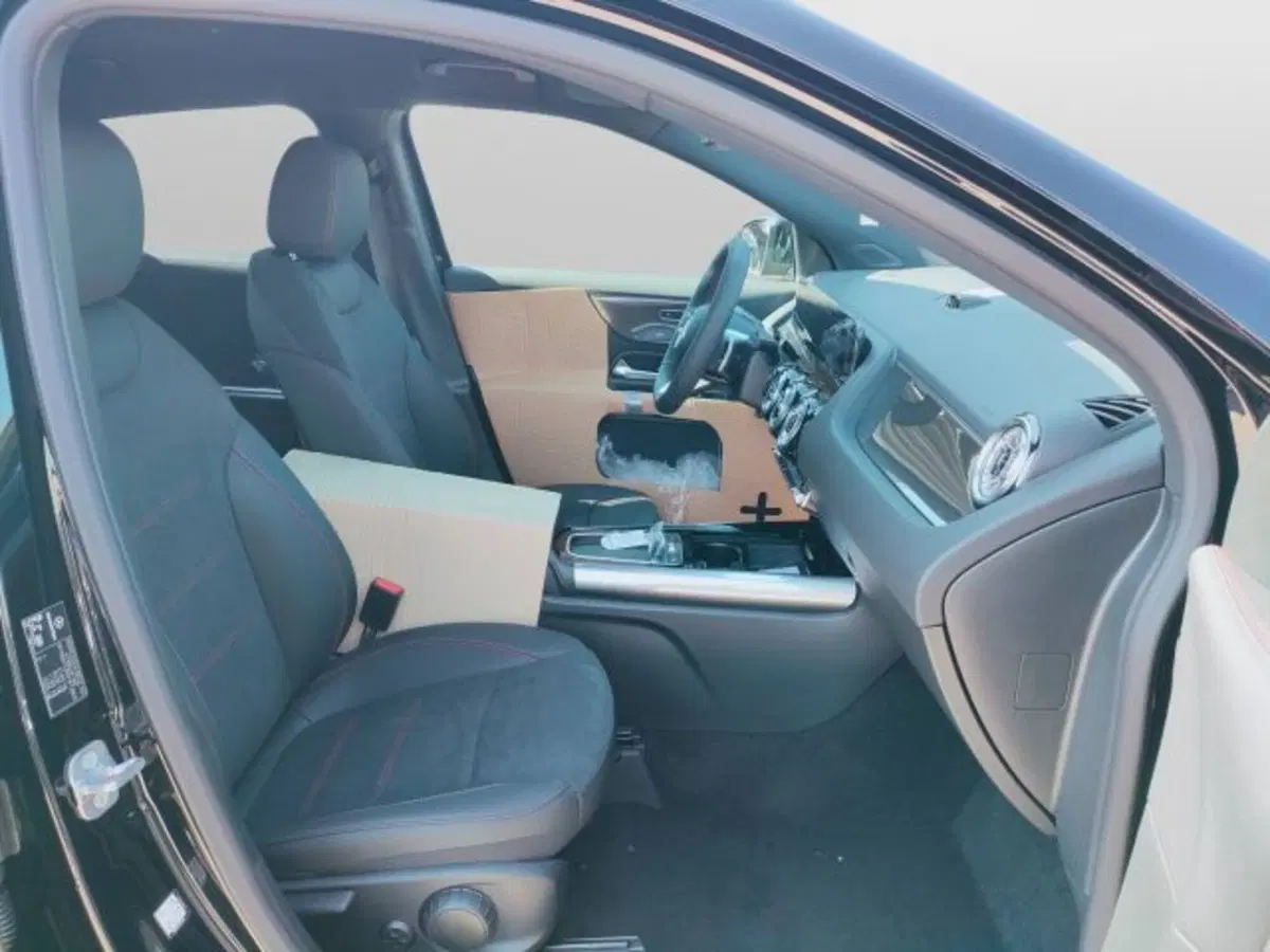 Mercedes-Benz GLA SUV nuova a Teramo (8)