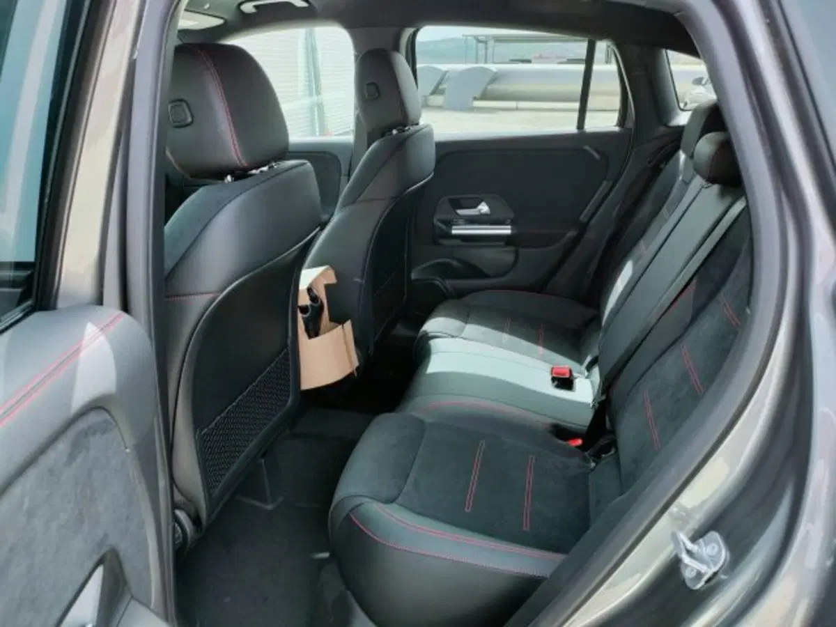 Mercedes-Benz GLA SUV nuova a Teramo (10)