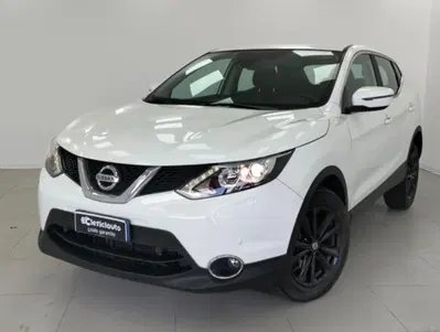 Nissan Qashqai 1.2 DIG-T Acenta del 2016 usata a Lurate Caccivio