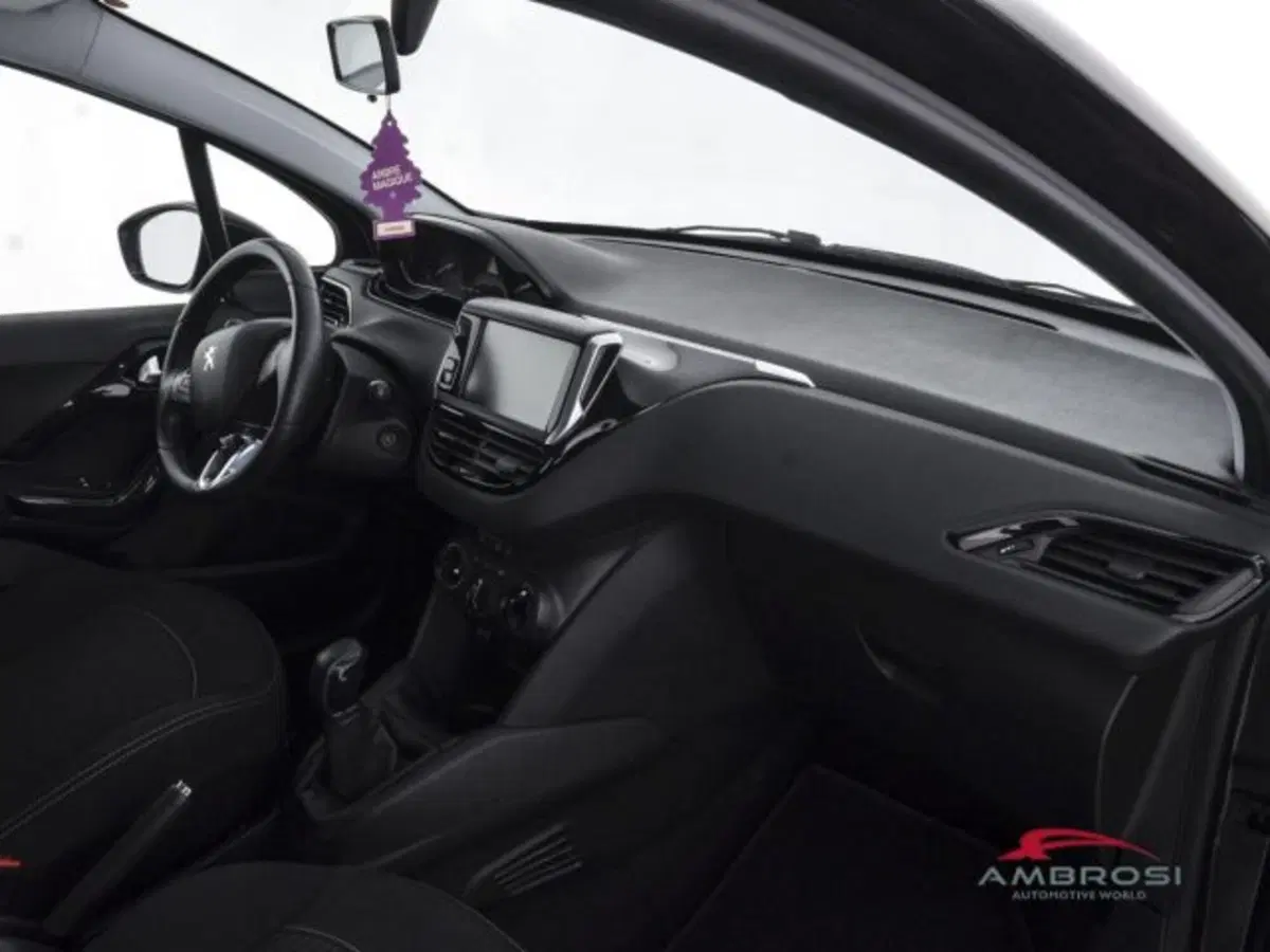 Peugeot 208 usata a Perugia (12)