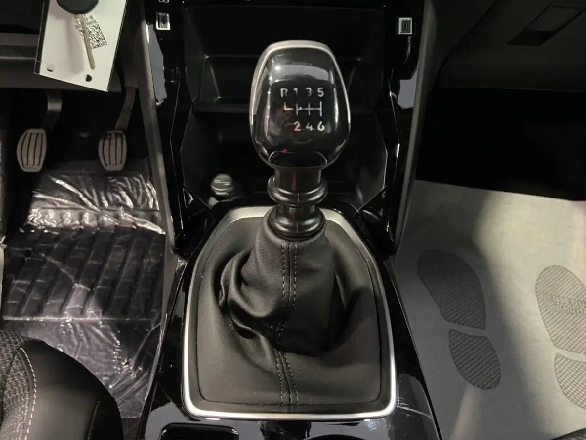 Peugeot 2008 nuova a Torino (11)