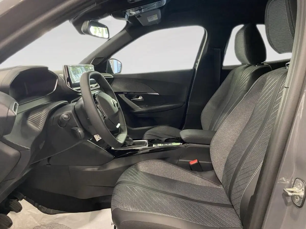 Peugeot 2008 nuova a Torino (7)