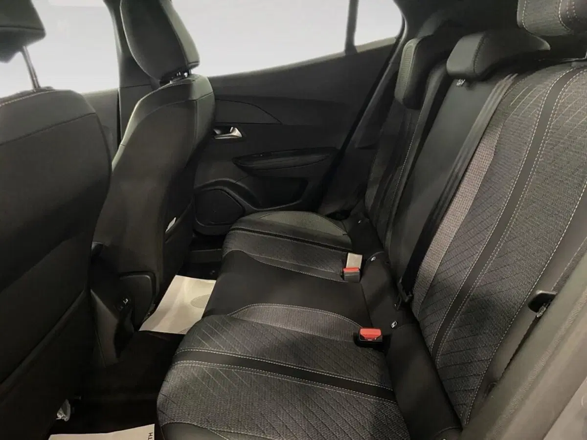 Peugeot 2008 nuova a Torino (8)