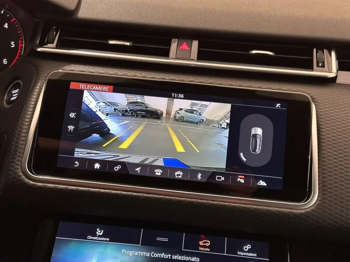 Land Rover Range Rover Velar usata a Varese (12)