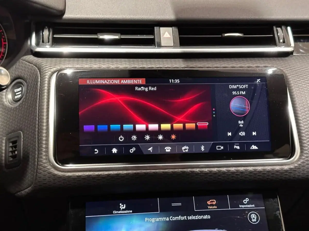 Land Rover Range Rover Velar usata a Varese (13)