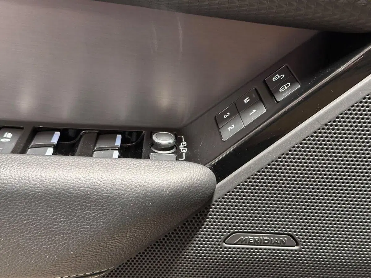 Land Rover Range Rover Velar usata a Varese (14)