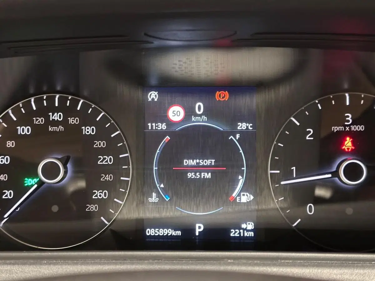 Land Rover Range Rover Velar usata a Varese (15)