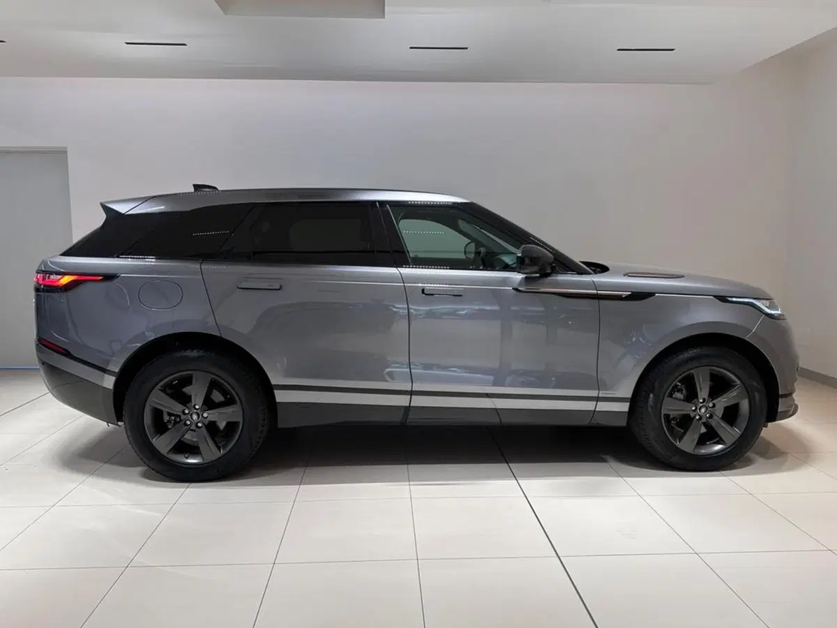 Land Rover Range Rover Velar usata a Varese (8)