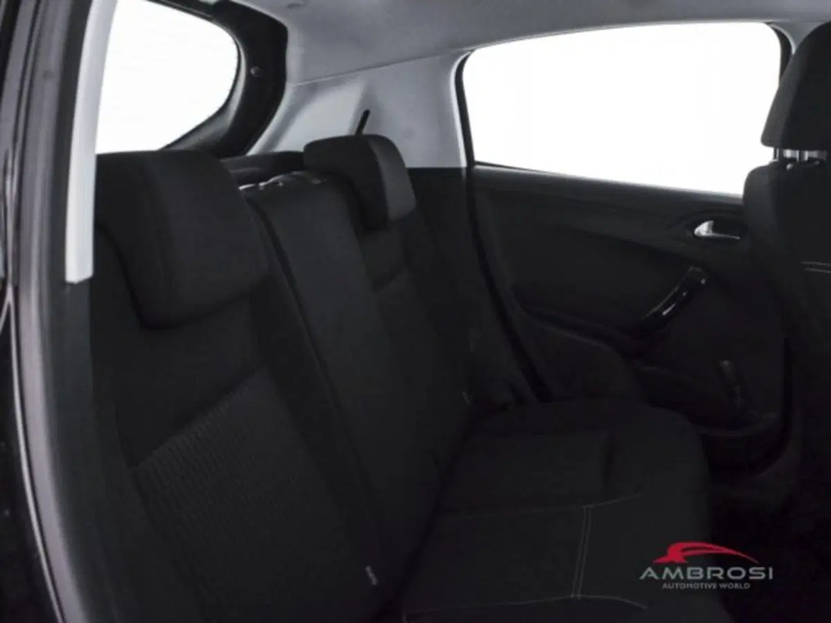 Peugeot 208 usata a Perugia (11)
