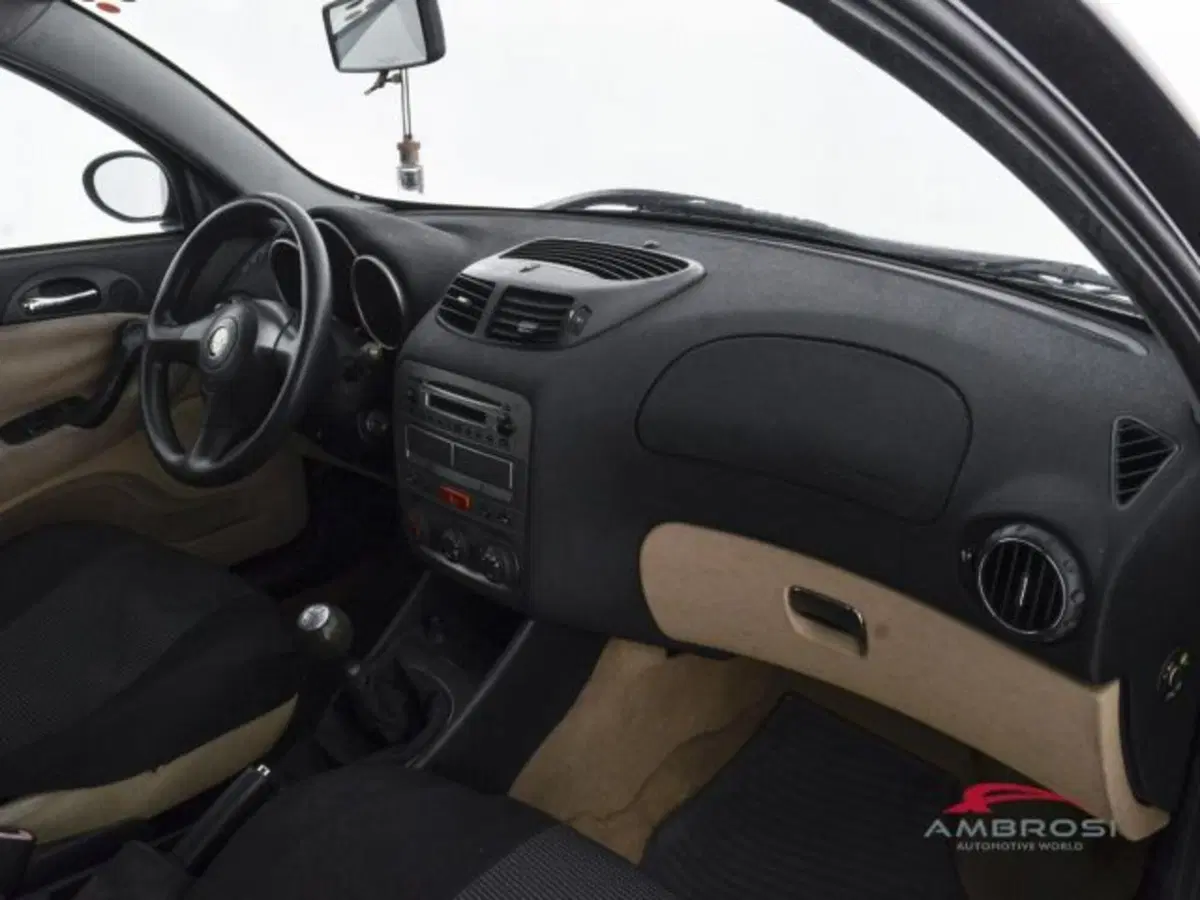 Alfa Romeo 147 usata a Perugia (12)