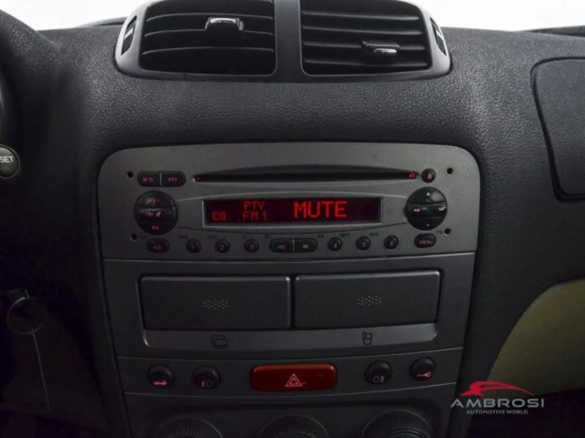 Alfa Romeo 147 usata a Perugia (14)