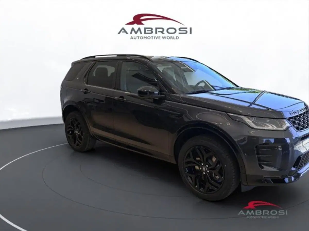 Land Rover Discovery Sport nuova a Perugia (2)