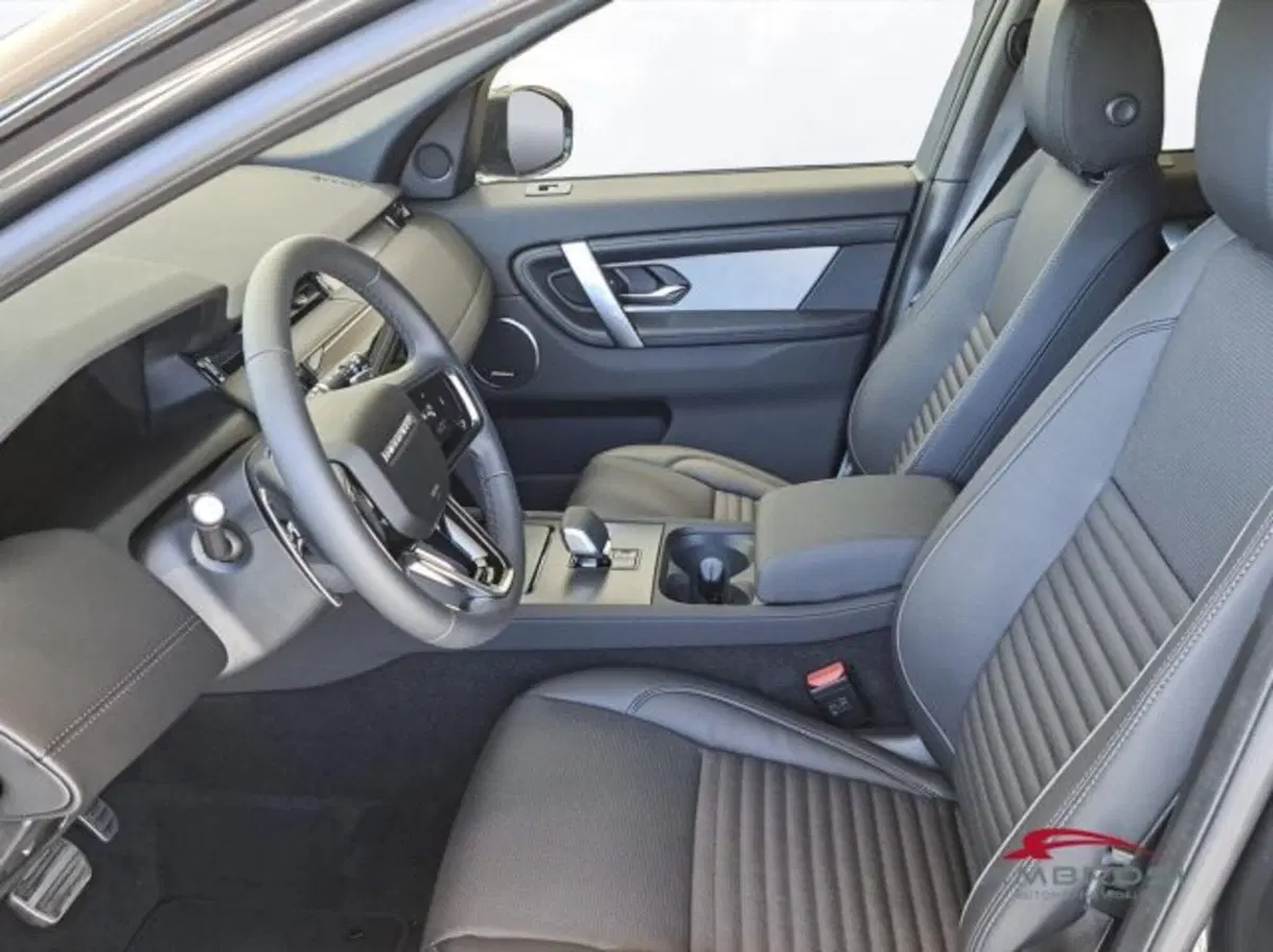 Land Rover Discovery Sport nuova a Perugia (6)