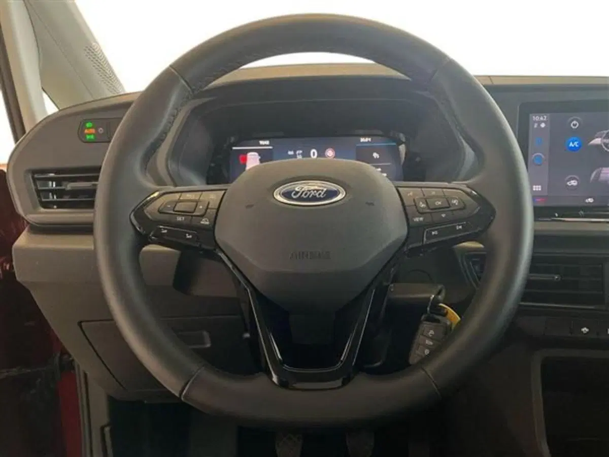 Ford Tourneo Connect usata a Como (16)