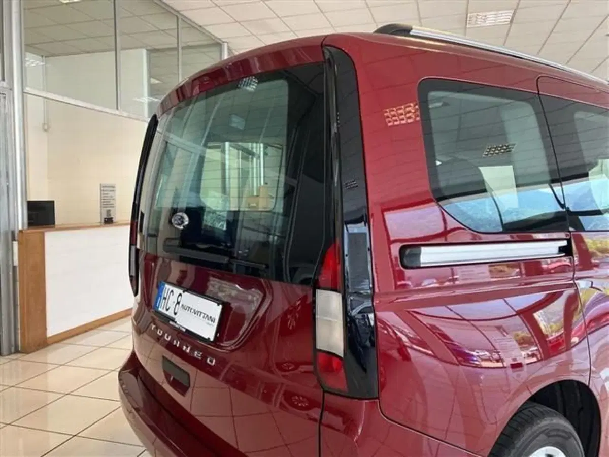 Ford Tourneo Connect usata a Como (8)