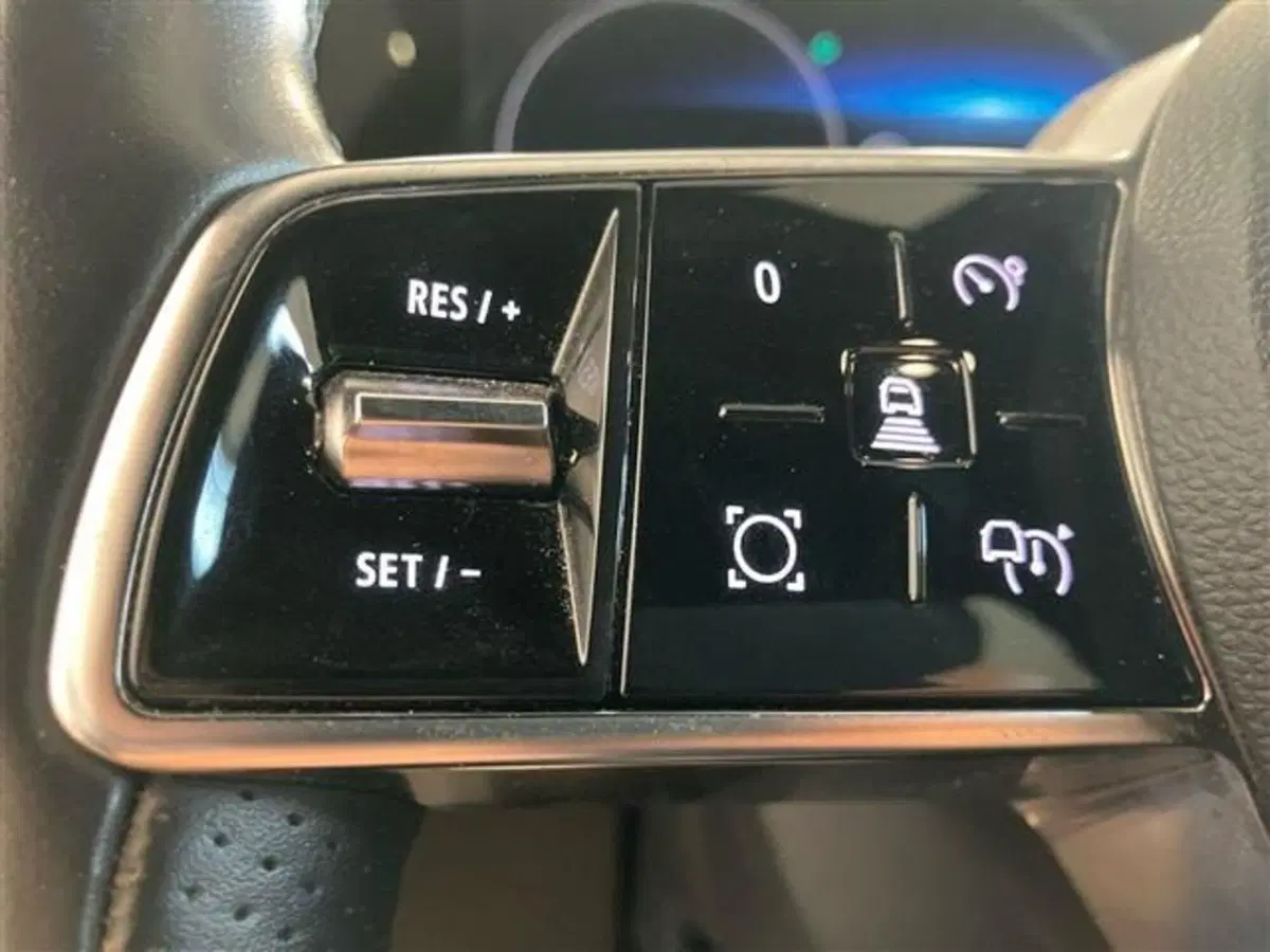Renault Megane E-Tech Electric usata a Como (17)
