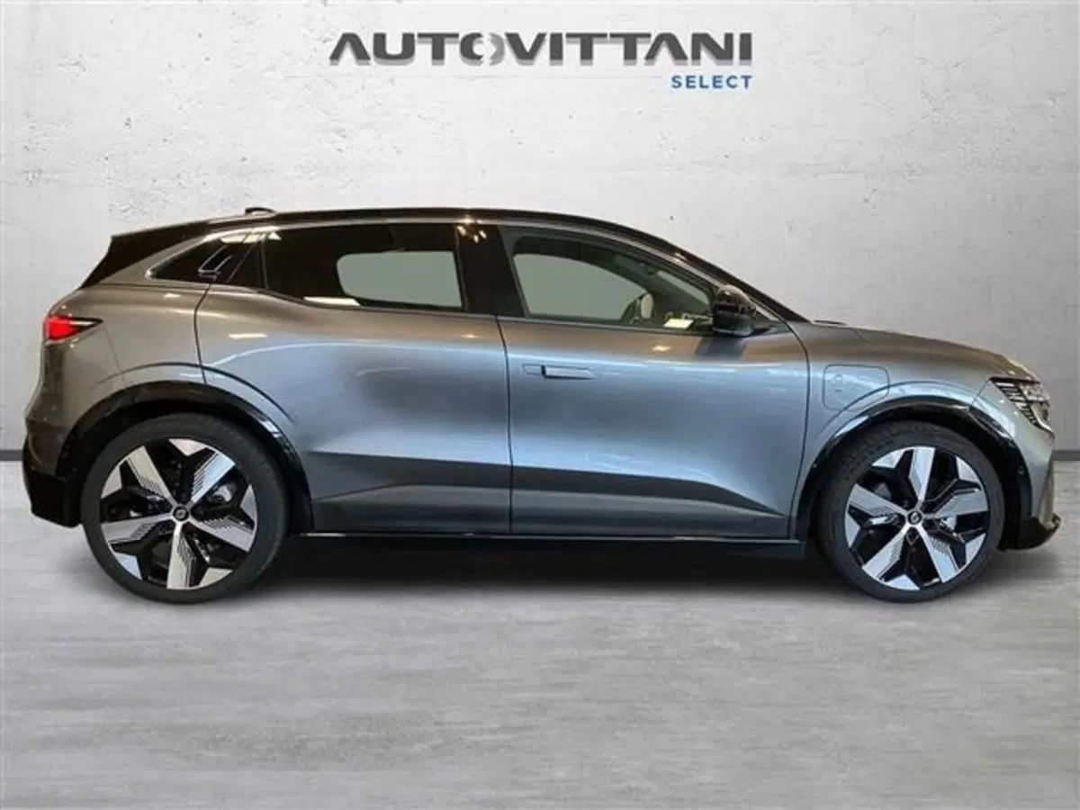Renault Megane E-Tech Electric usata a Como (5)