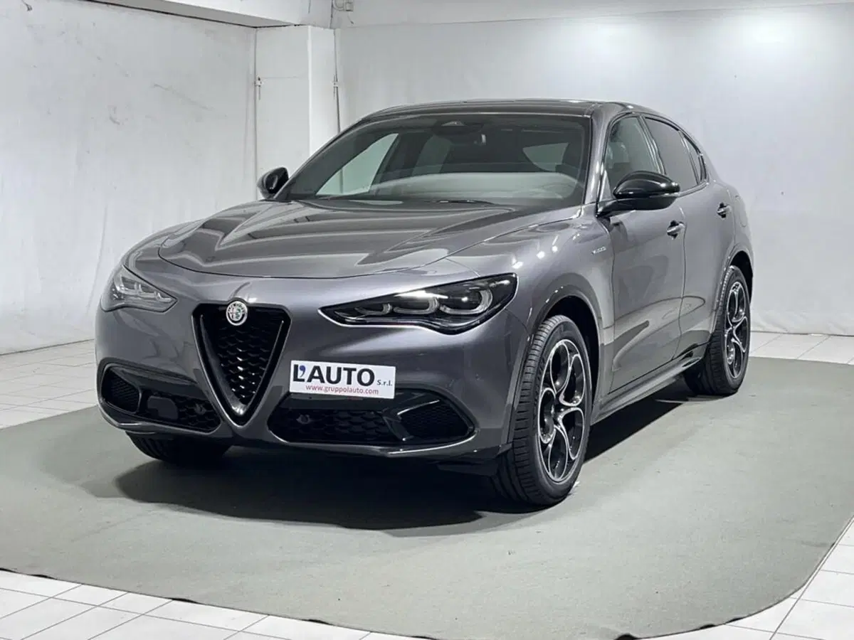 Alfa Romeo Stelvio nuova a Sondrio