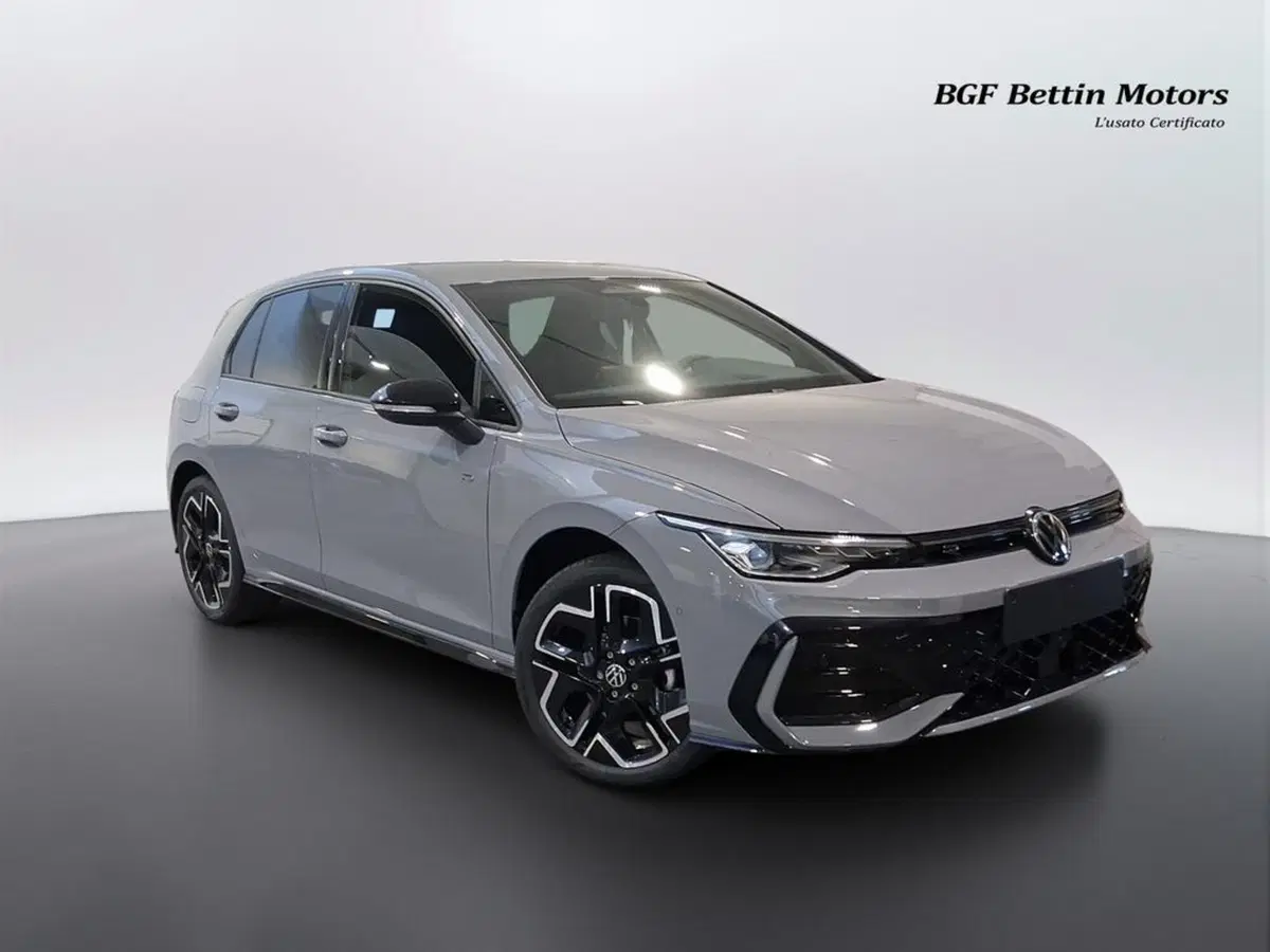 Volkswagen Golf nuova a Padova (4)