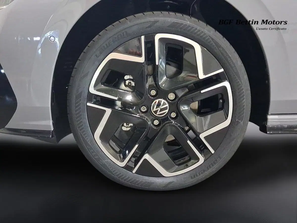 Volkswagen Golf nuova a Padova (9)