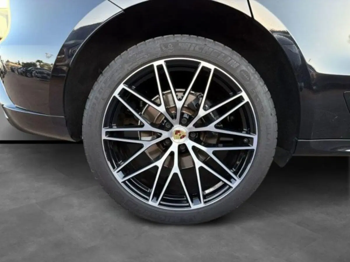 Porsche Macan usata a Lecce (10)