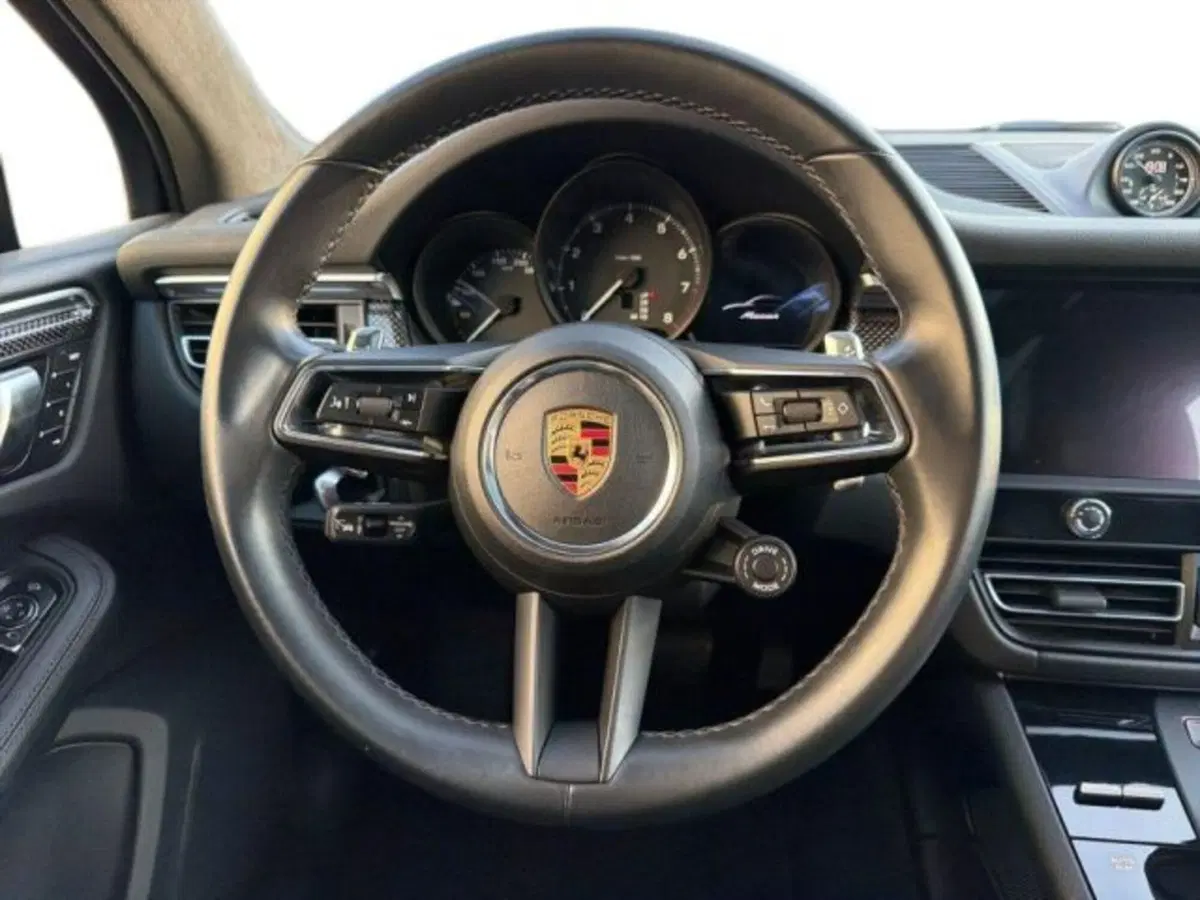 Porsche Macan usata a Lecce (12)