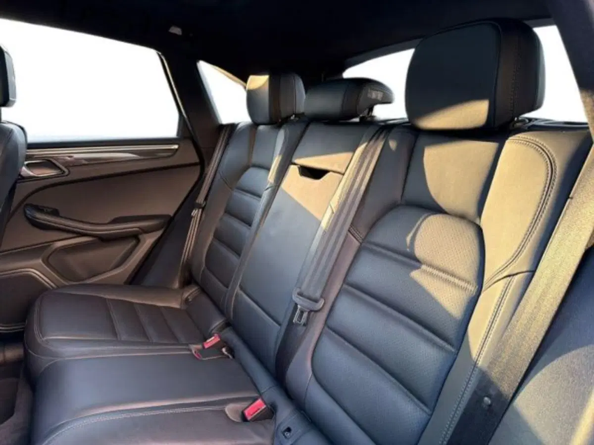 Porsche Macan usata a Lecce (15)
