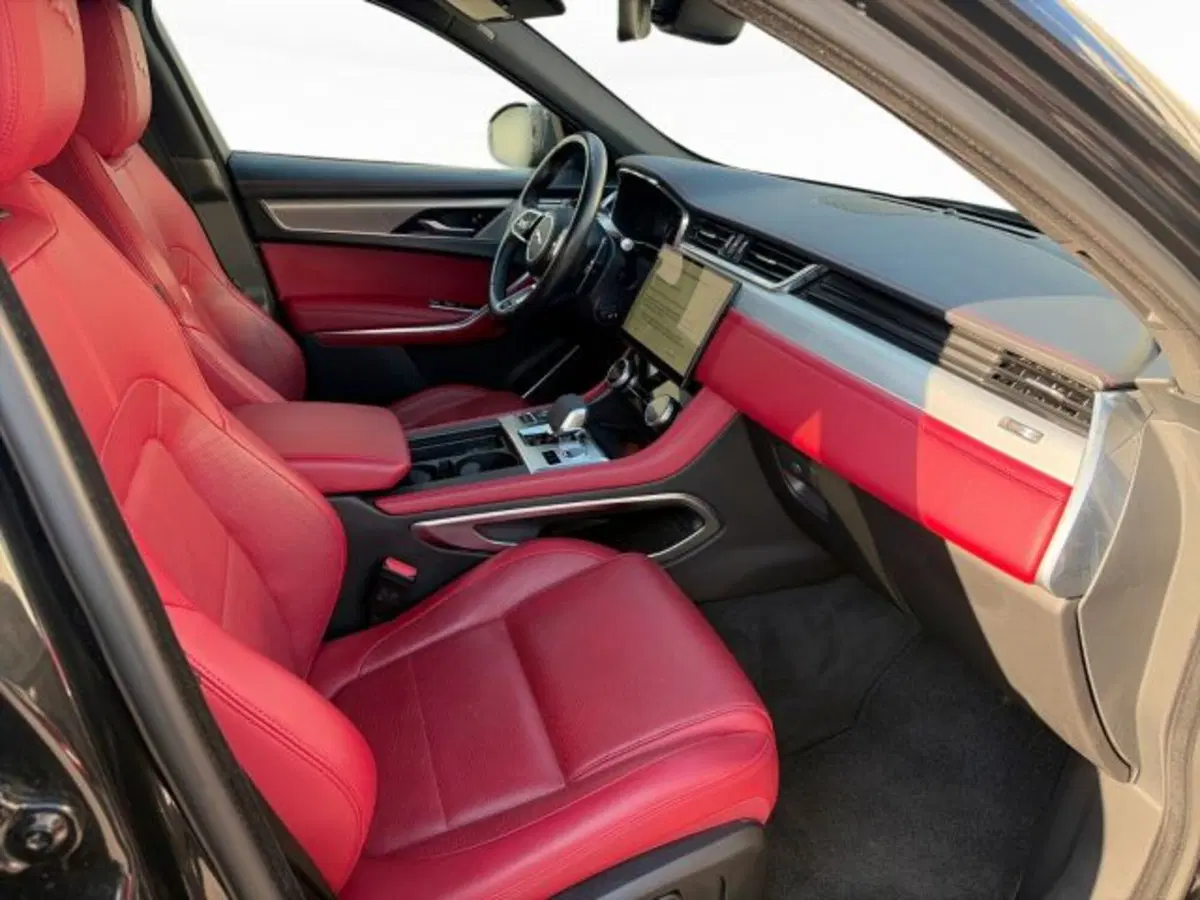 Jaguar F-Pace usata a Modena (3)
