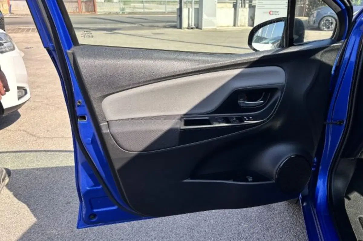 Toyota Yaris usata a Latina (12)