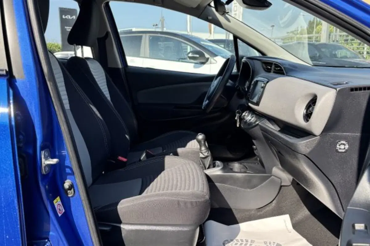 Toyota Yaris usata a Latina (8)