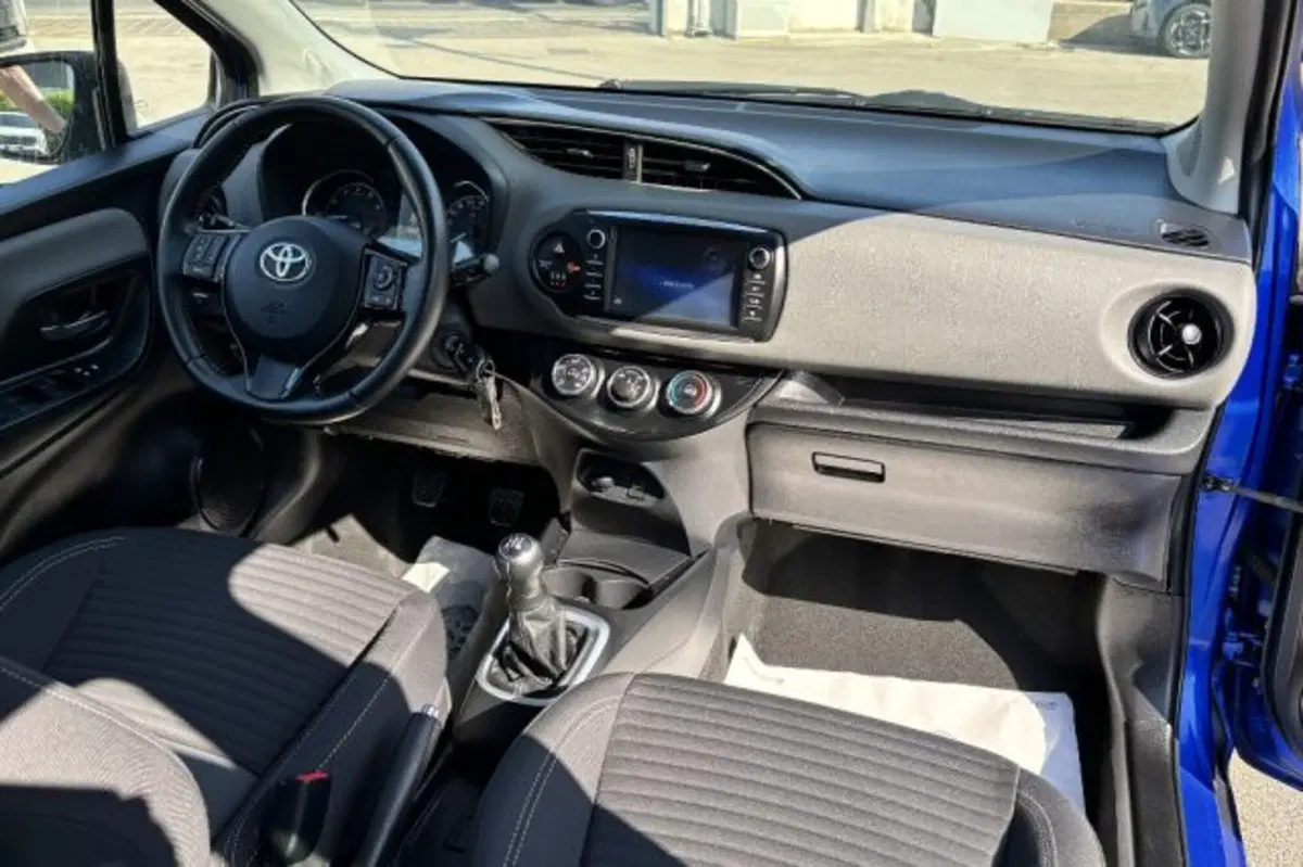 Toyota Yaris usata a Latina (9)