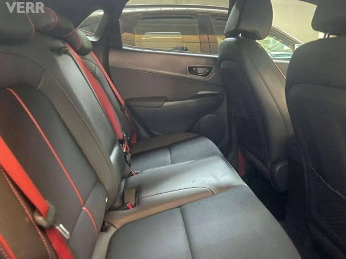 Hyundai Kona usata a Milano (10)