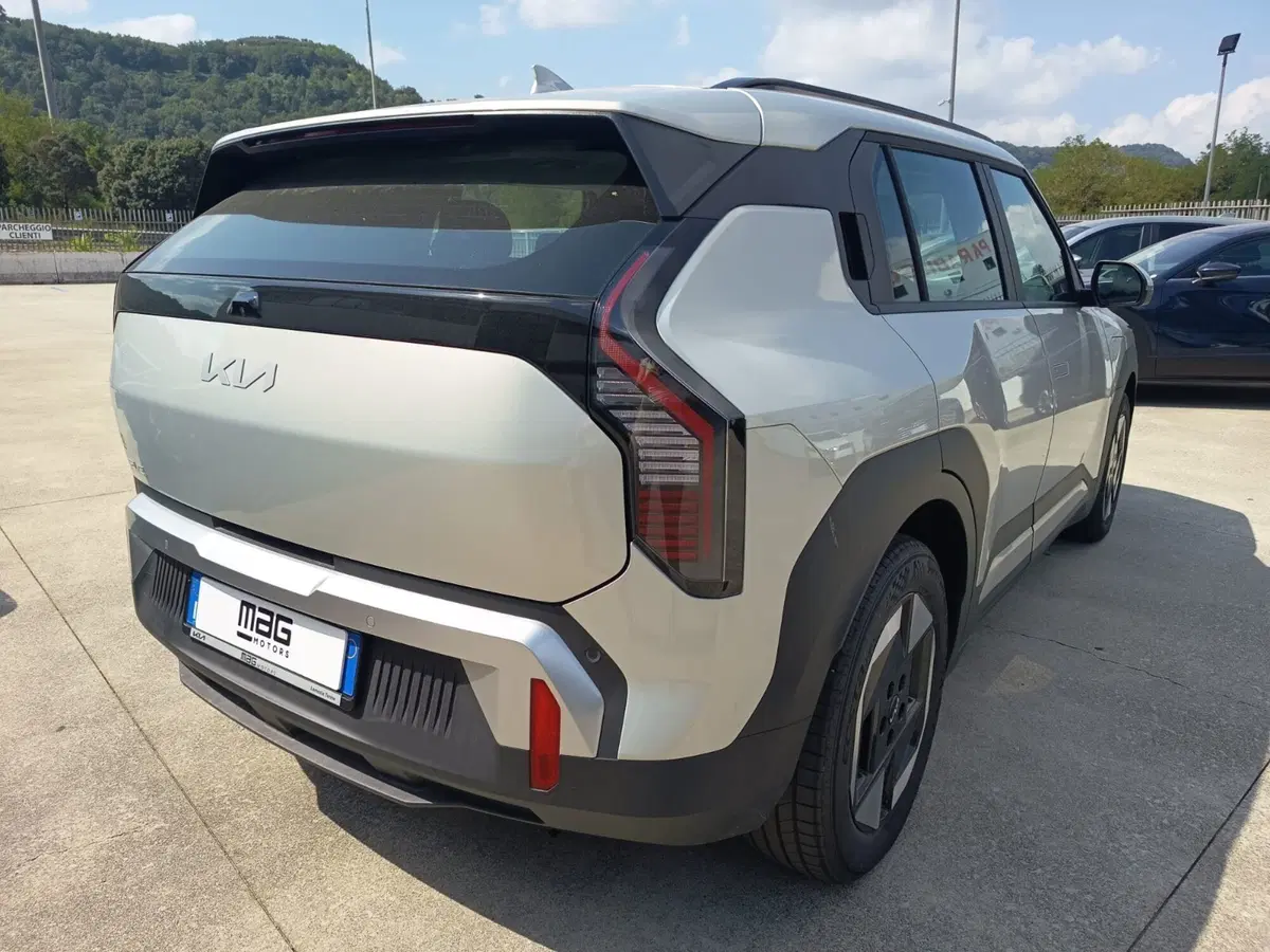 Kia EV3 usata a Cosenza (5)