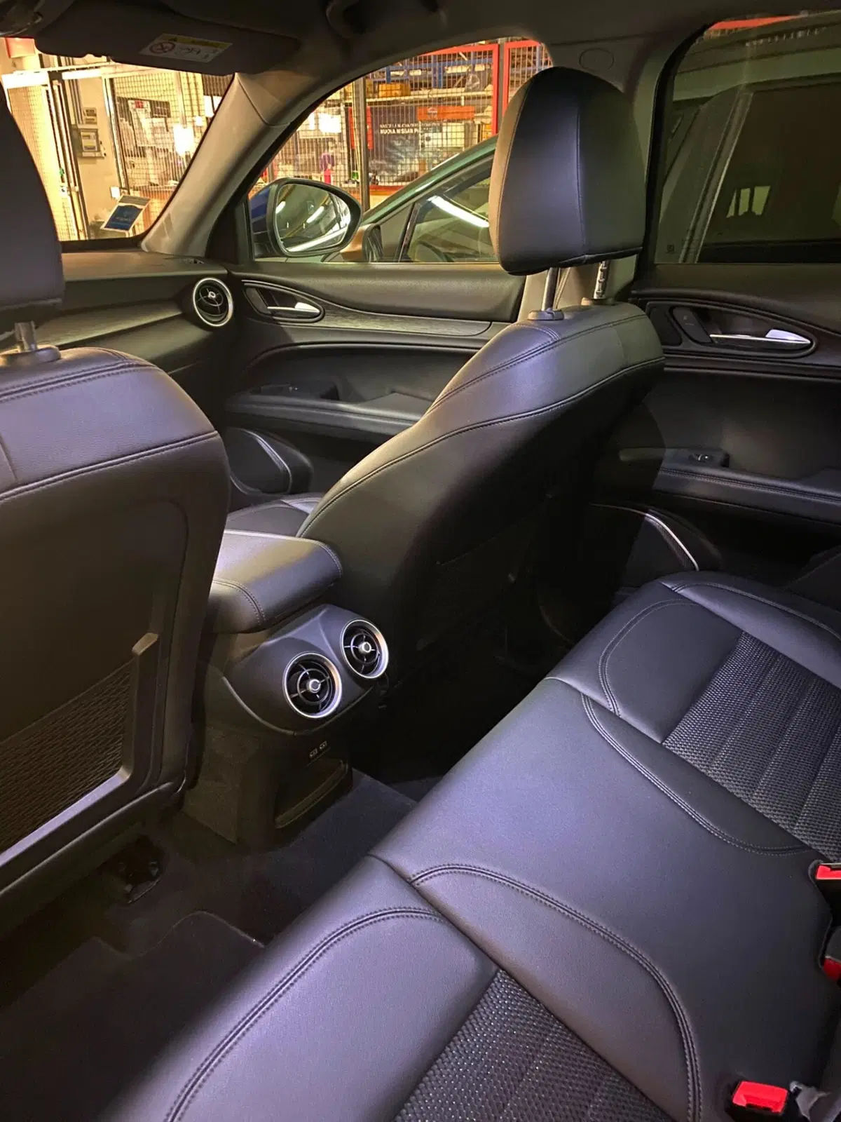 Alfa Romeo Stelvio usata a Cagliari (12)