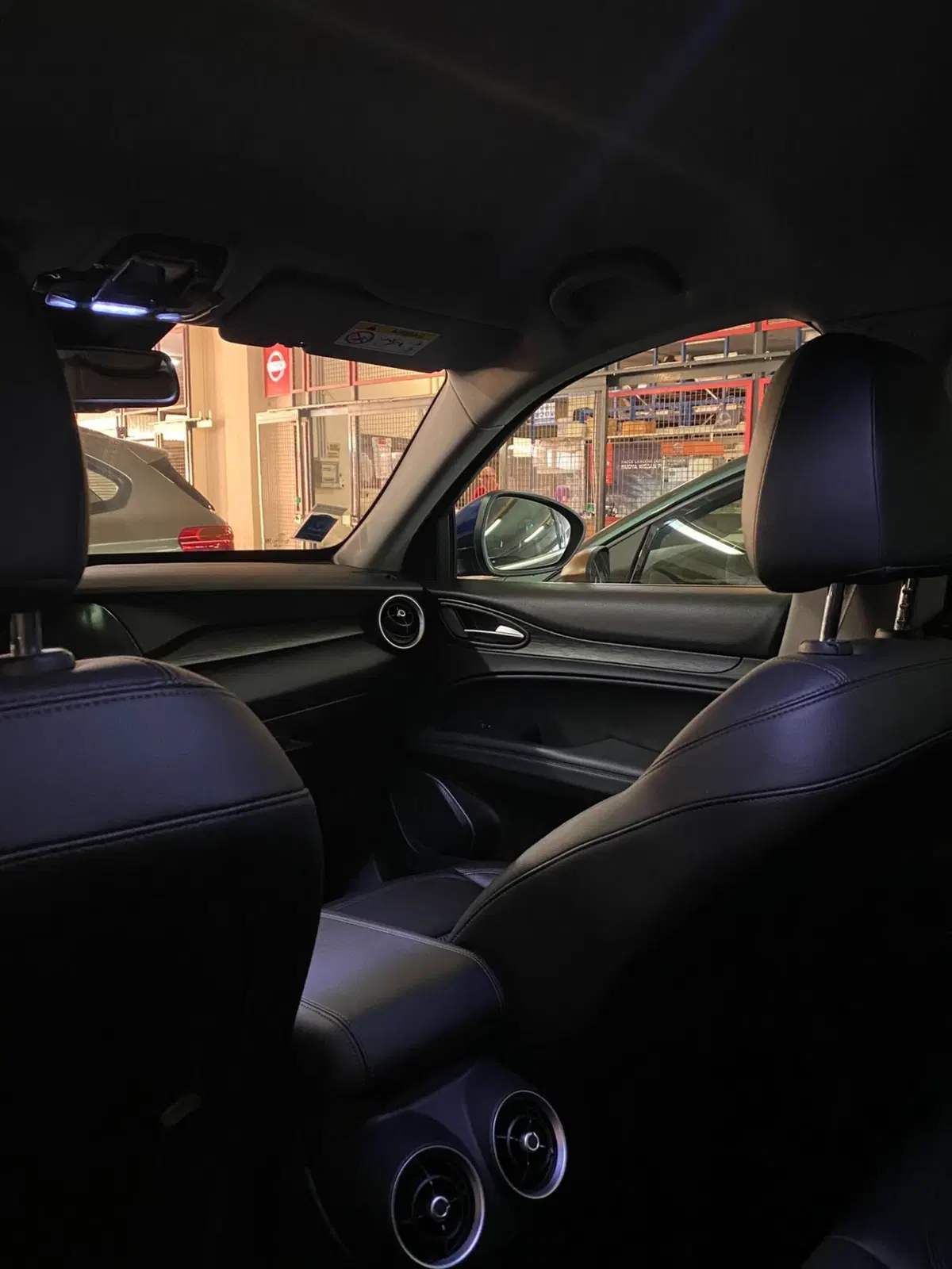 Alfa Romeo Stelvio usata a Cagliari (13)